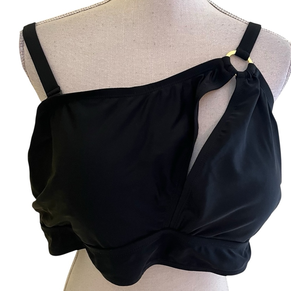 Torrid Black Peek a Boo Bikini Top 2X NEW